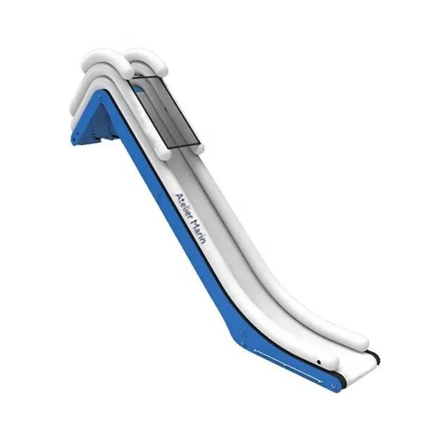 Toboggan gonflable yacht Atelier Marin - vue produit premium blanc et bleu